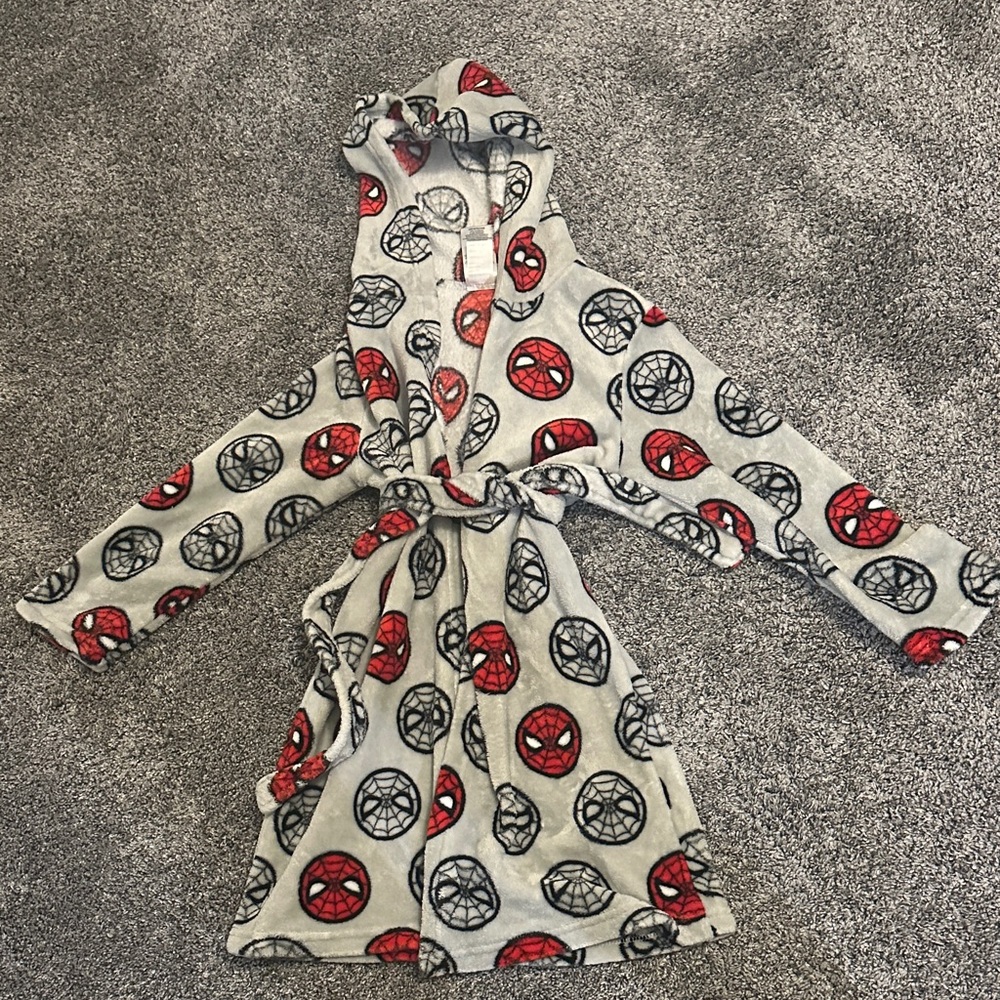 Spider-Man -Themed Kids Costume Robe Size  M (8)